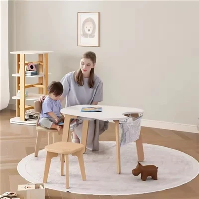 Spieltisch und Stühle für Kleinkinder
